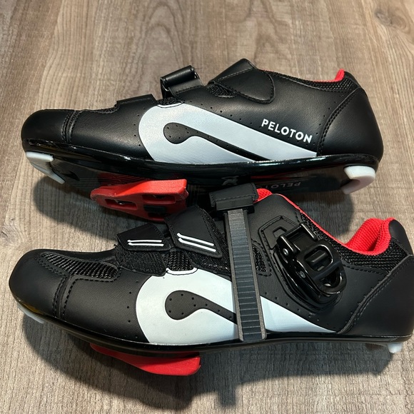 Peloton Shoes - Peloton women Sneakers - Black and White with Red Accents